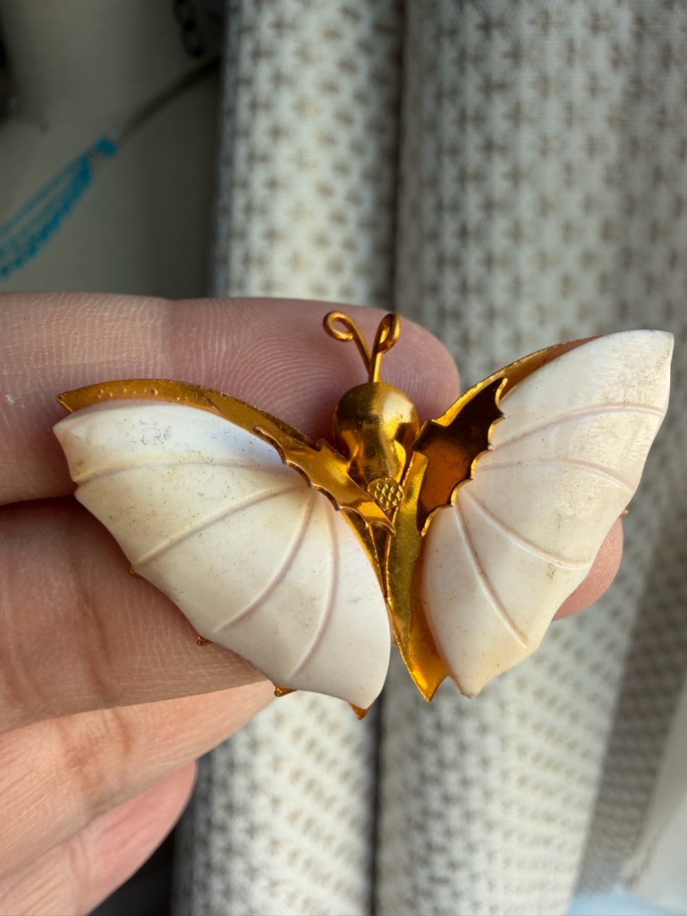 Vintage Sea Shell Carved Butterfly with Wings Gold Brooch Made In Taiwan ROC